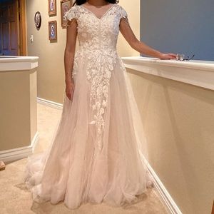 Wedding Dress- Built in Corset, beautiful beading